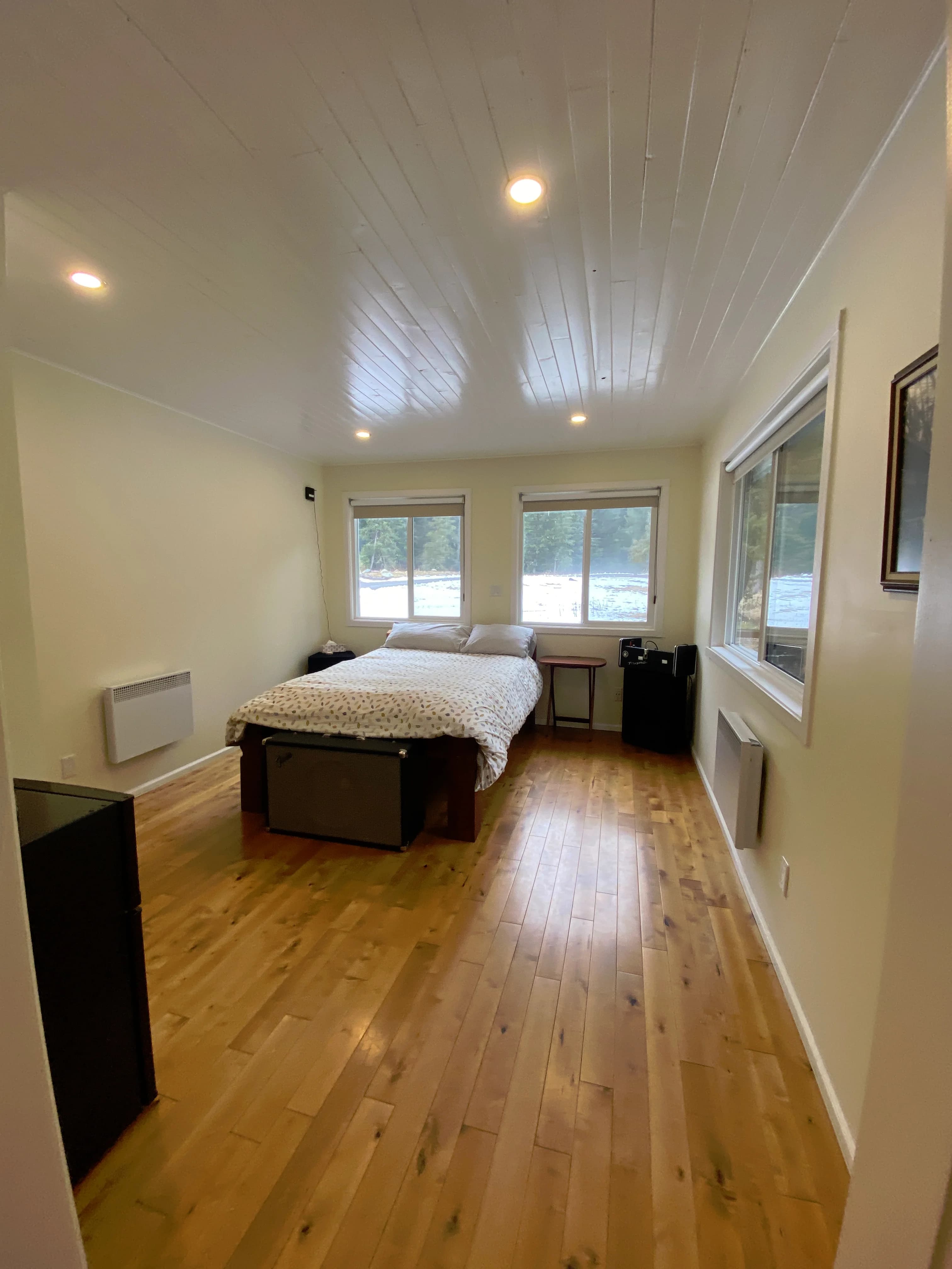 /_next/static/media/bedroom-01.ec88255e.webp