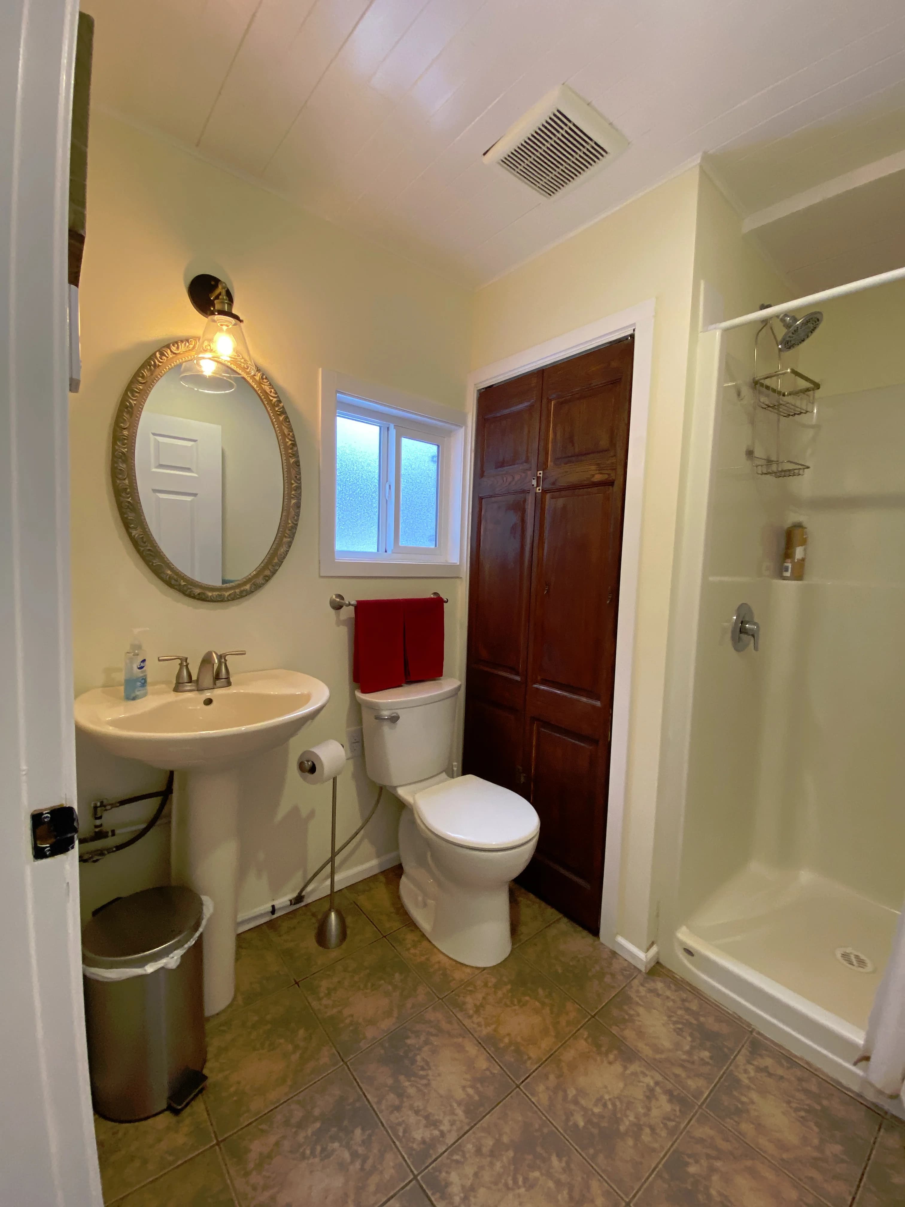 /_next/static/media/washroom.01b23b71.webp